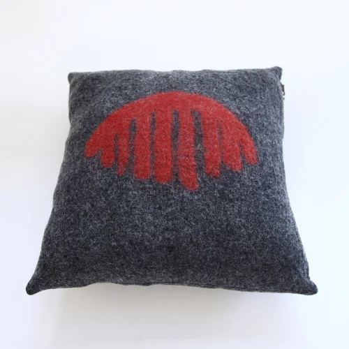 Mesele - Felt Pillow / Water