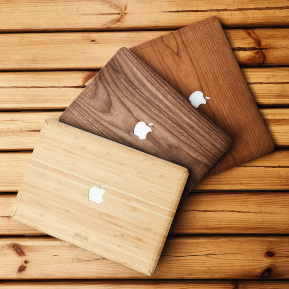 Woodern Co.	 - Cherry MacBook Pro Cover