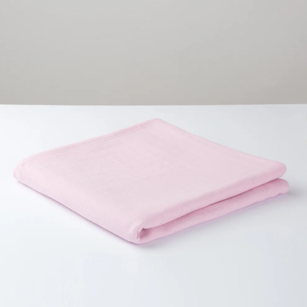 Deux Lapins - Innocent Pink Throw