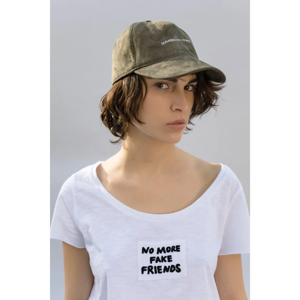 Bassigue - Fake Friends T-Shirt