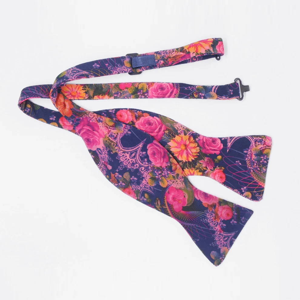 Moris - Wonderland Butterfly Self Tie Bow Tie