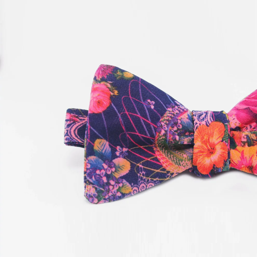 Moris - Wonderland Butterfly Self Tie Bow Tie