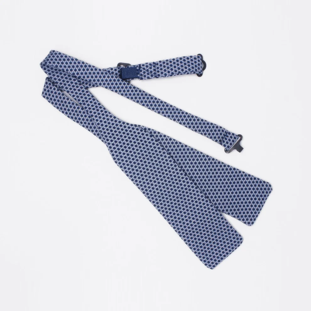 Moris - Abbysal Batwing  Self Tie Bow Tie