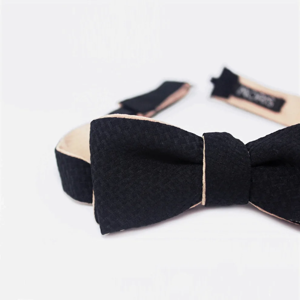 Moris - Bitter-Bisque Batwing Self Tie Bow Tie