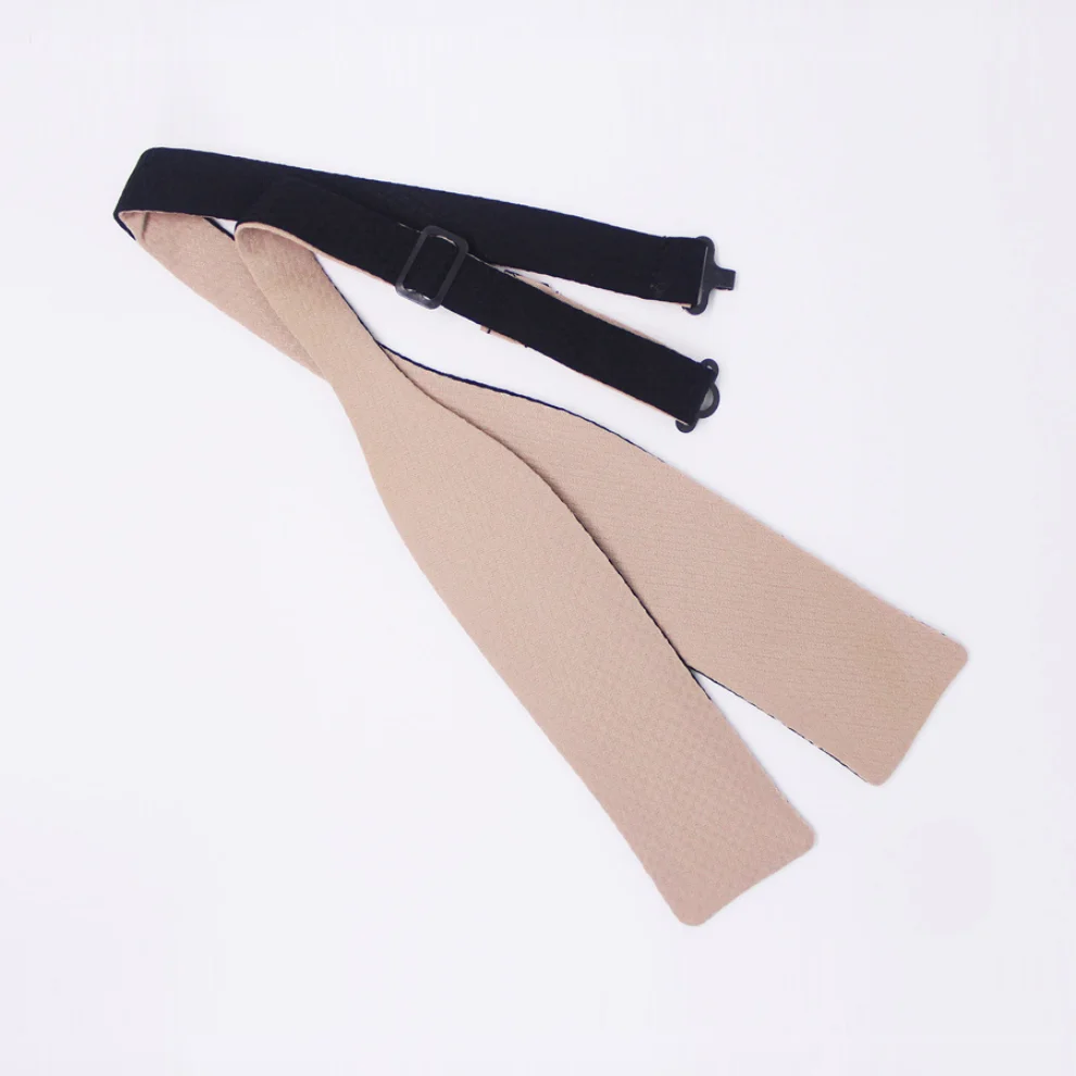 Moris - Bitter-Bisque Batwing Self Tie Bow Tie