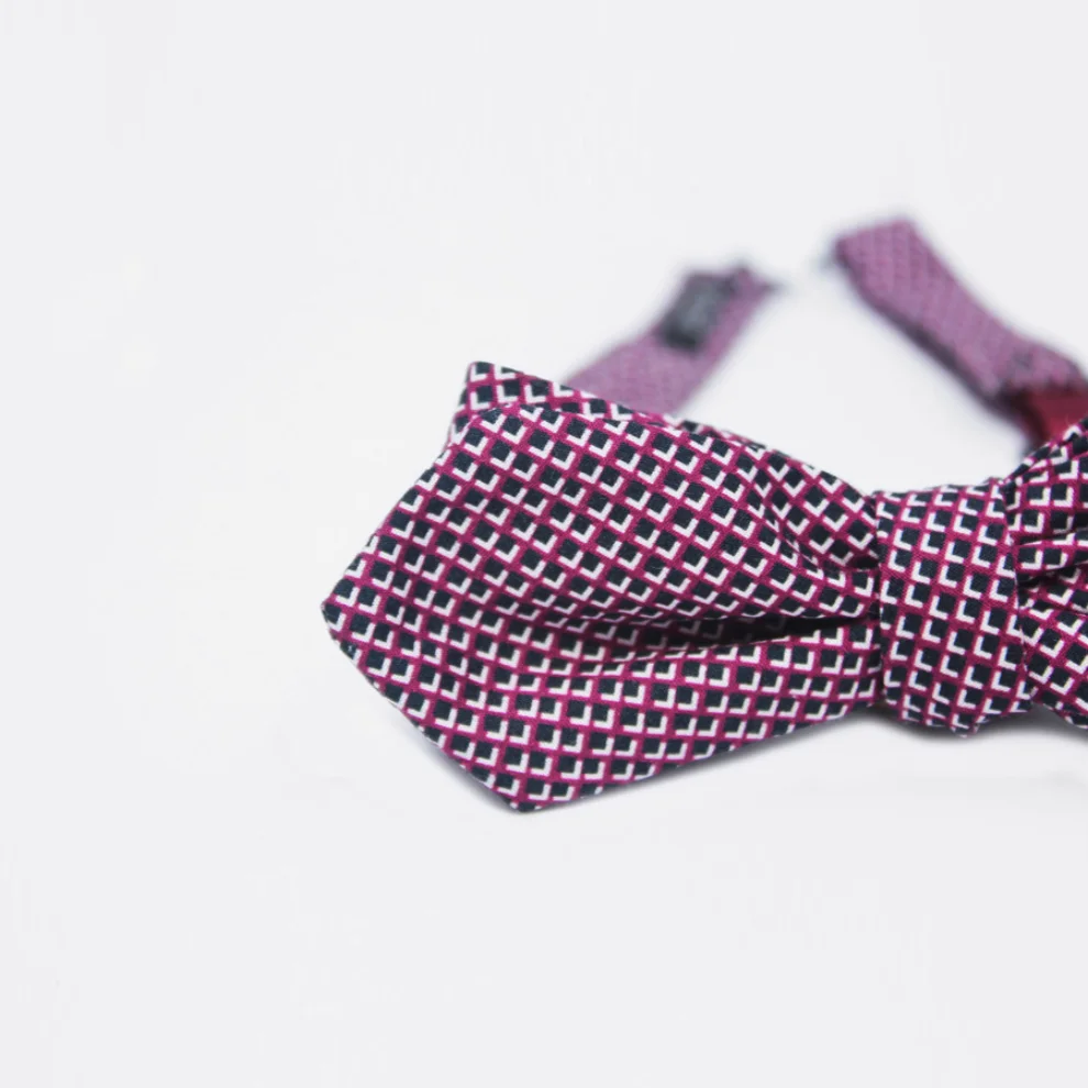 Moris - Sangria Diamond  Self Tie Bow Tie