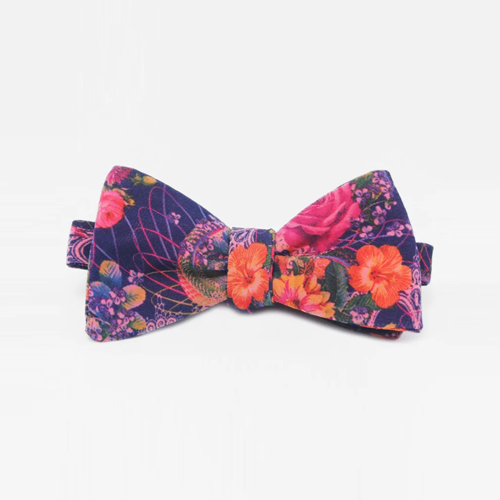 Moris - Wonderland Butterfly Self Tie Bow Tie