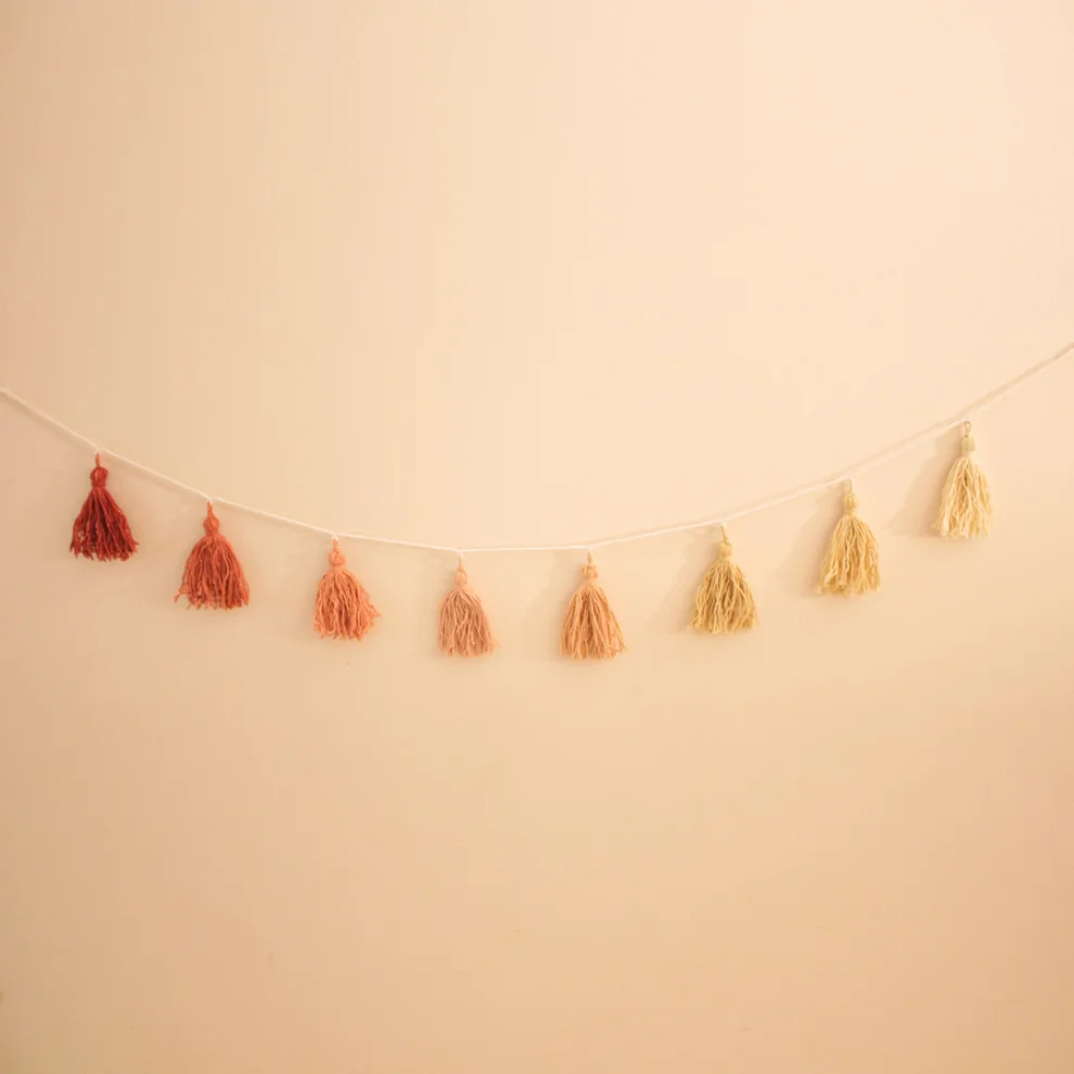 Som Design Studio	 - Pompon Wall Hanging