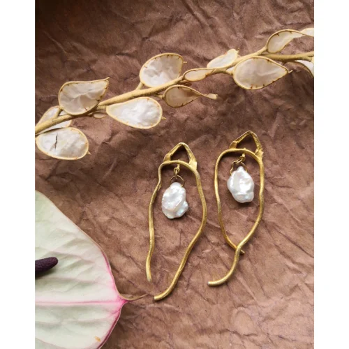 Mihaniki Design	 - Road Pearl Earrings