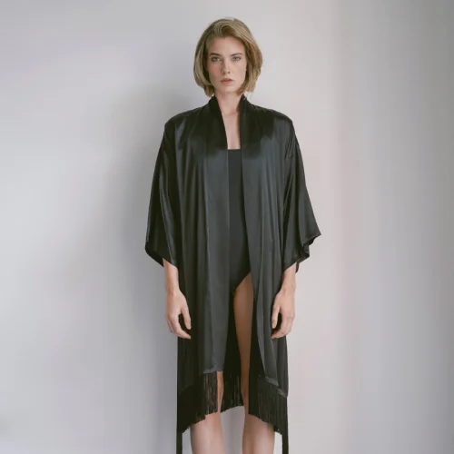 Boon - Black Shiny Pineapple Silk Kimono