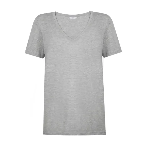 Deux Beautes	 - Daphne V-Neck Tshirt