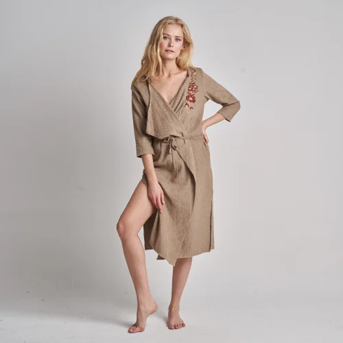 Diza Gabo - Towel Cover Up Woods