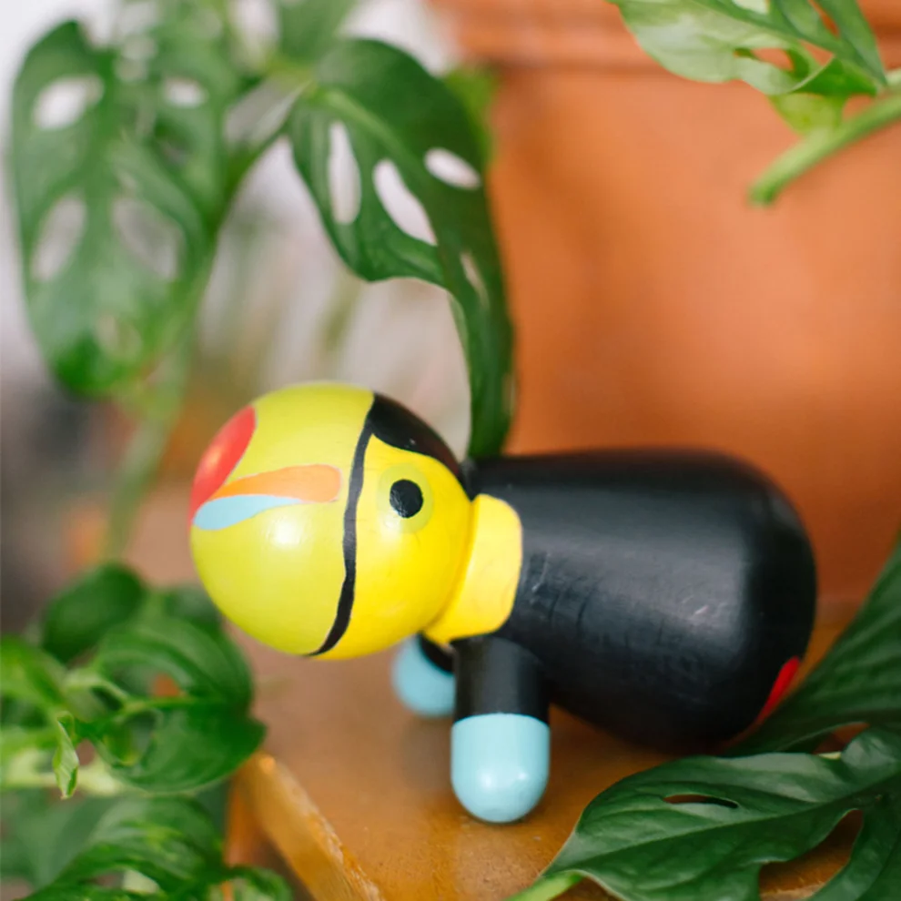 studiotimtim - Beaky Statuette Rainbow Toucan