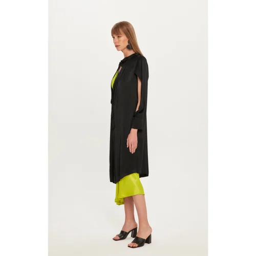 Baqa - Black Dress On Pistachio Green