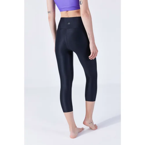 Vayu - Artemis High Waisted 3/4 Length Yoga Leggings, Pilates Leggings