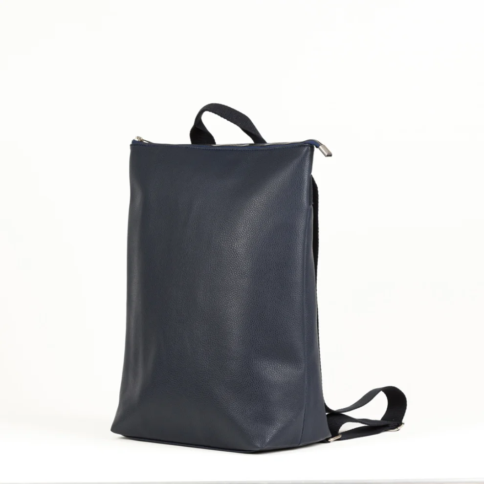 Design Studio Store - DD Minimal City Backpack - II