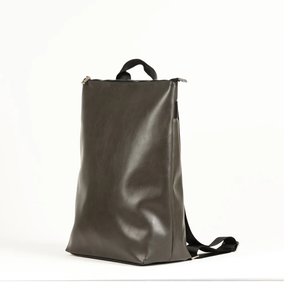 Design Studio Store - DD Minimal City Backpack - II