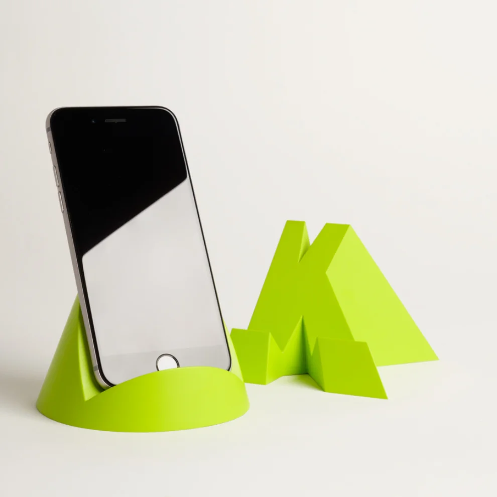 Kazoo - O Letter Phone Stand