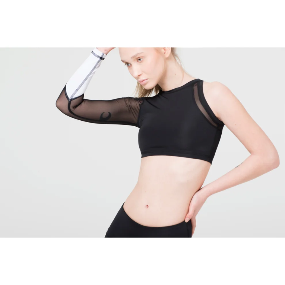 Ryder Act - Tek Kol Uzun Tül Detaylı Crop Top