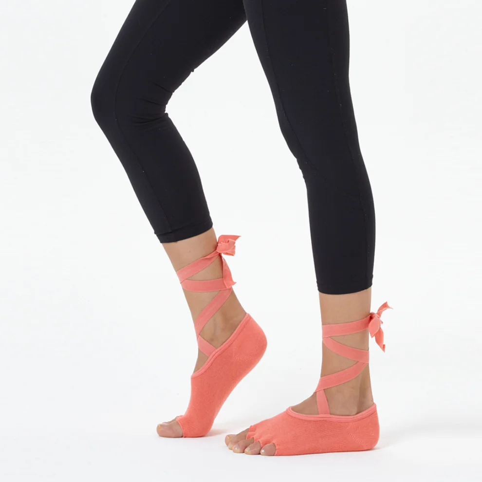 Nui Yoga - Strappy Yoga & Pilates Sock