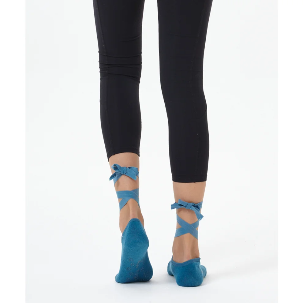 Nui Yoga - Strappy Yoga & Pilates Sock