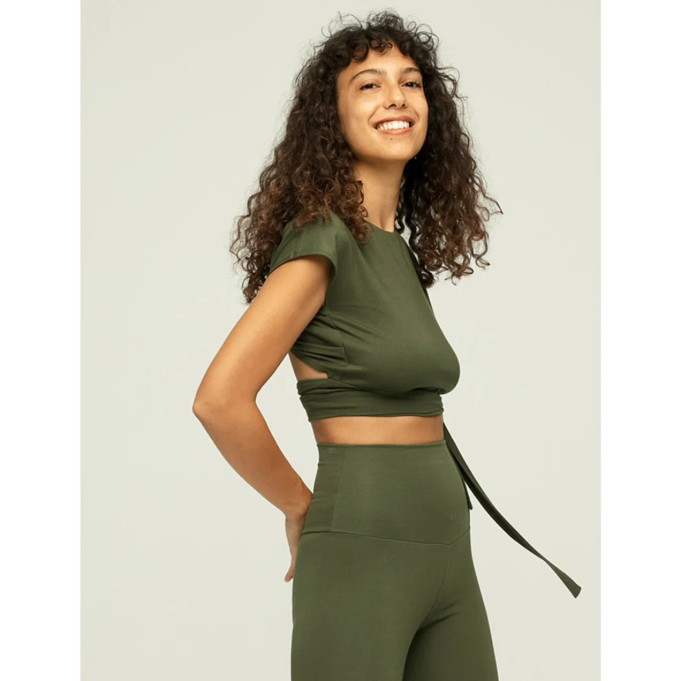 Ayma Active - Draped Back Blouse