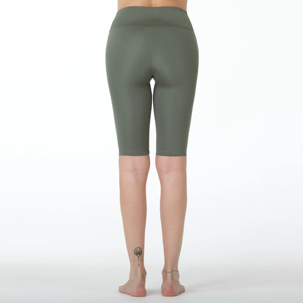 Nui Yoga - High Waist Short Leggings