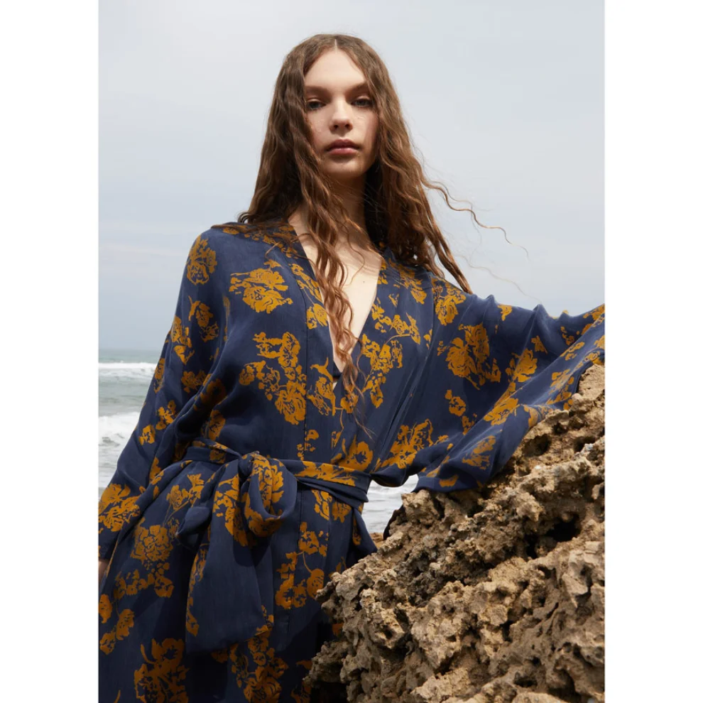 WE OFFICIAL - Vegan Cupro Kimono