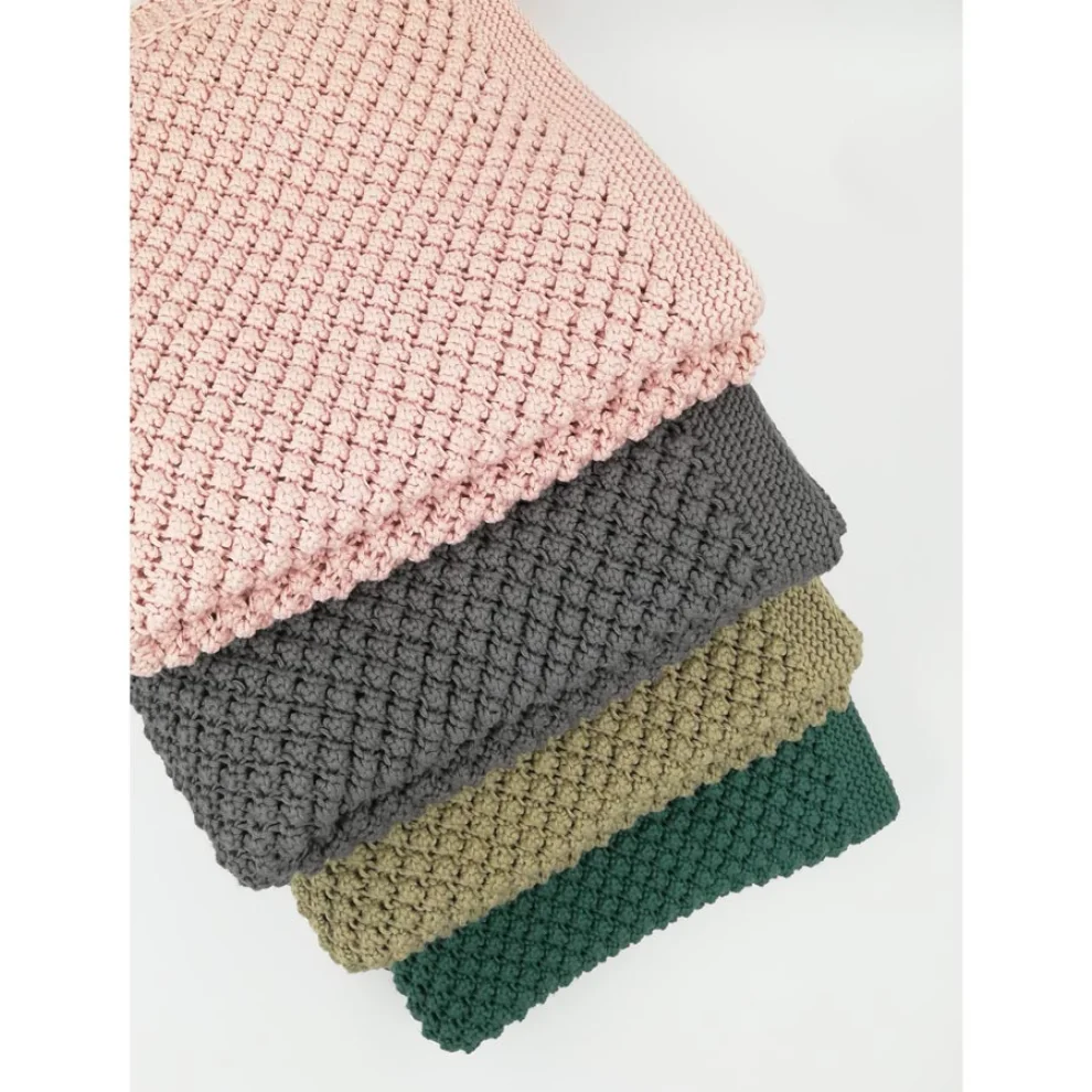 2 Stories - Corn Organic Knitted Blanket