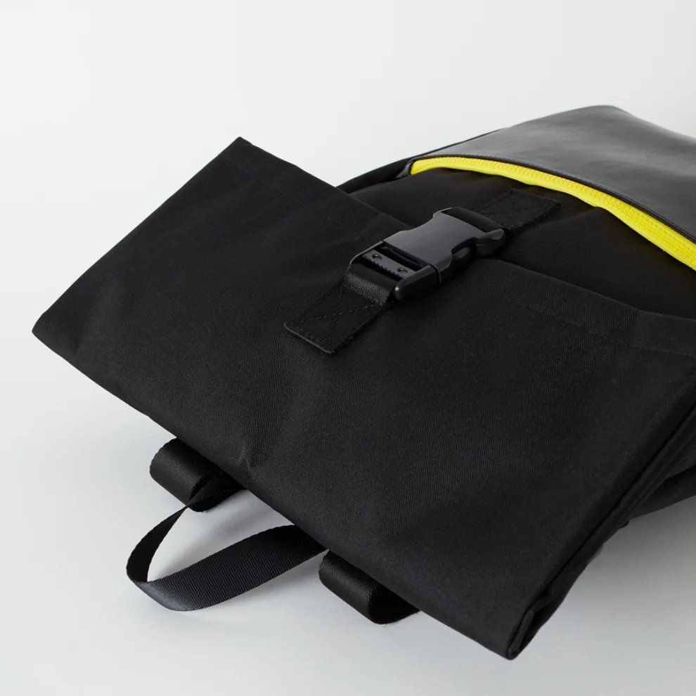 Design Studio Store - DD Discovery Backpack