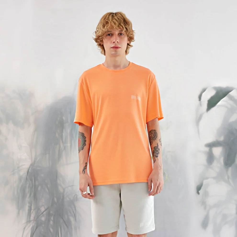 Qollanchi - Basic T-shirt