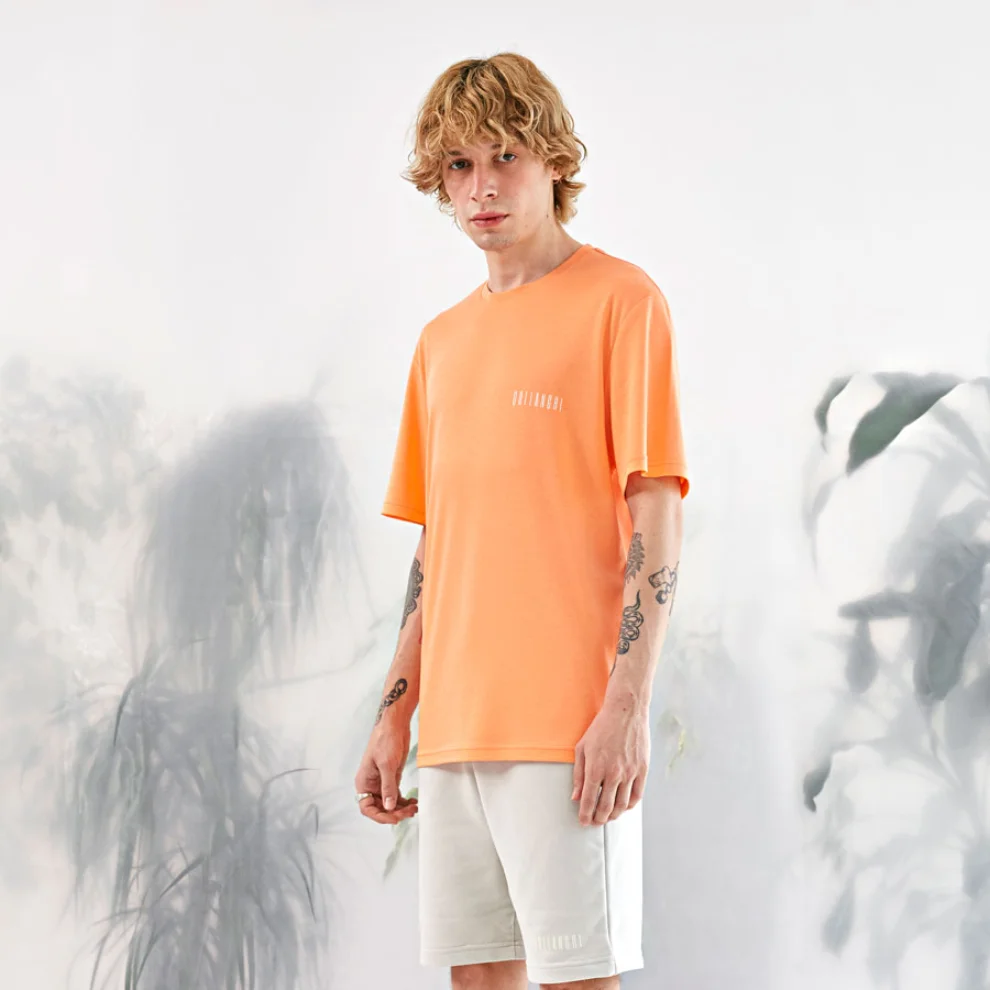 Qollanchi - Basic T-shirt