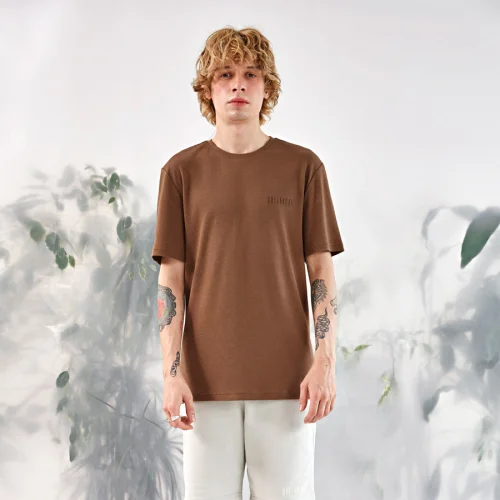 Qollanchi - Basic T-shirt