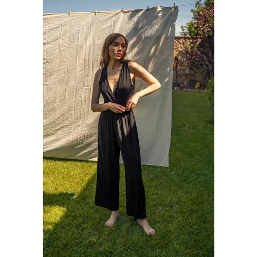 Bed and Beyond	 - Black Long Jumpsuit