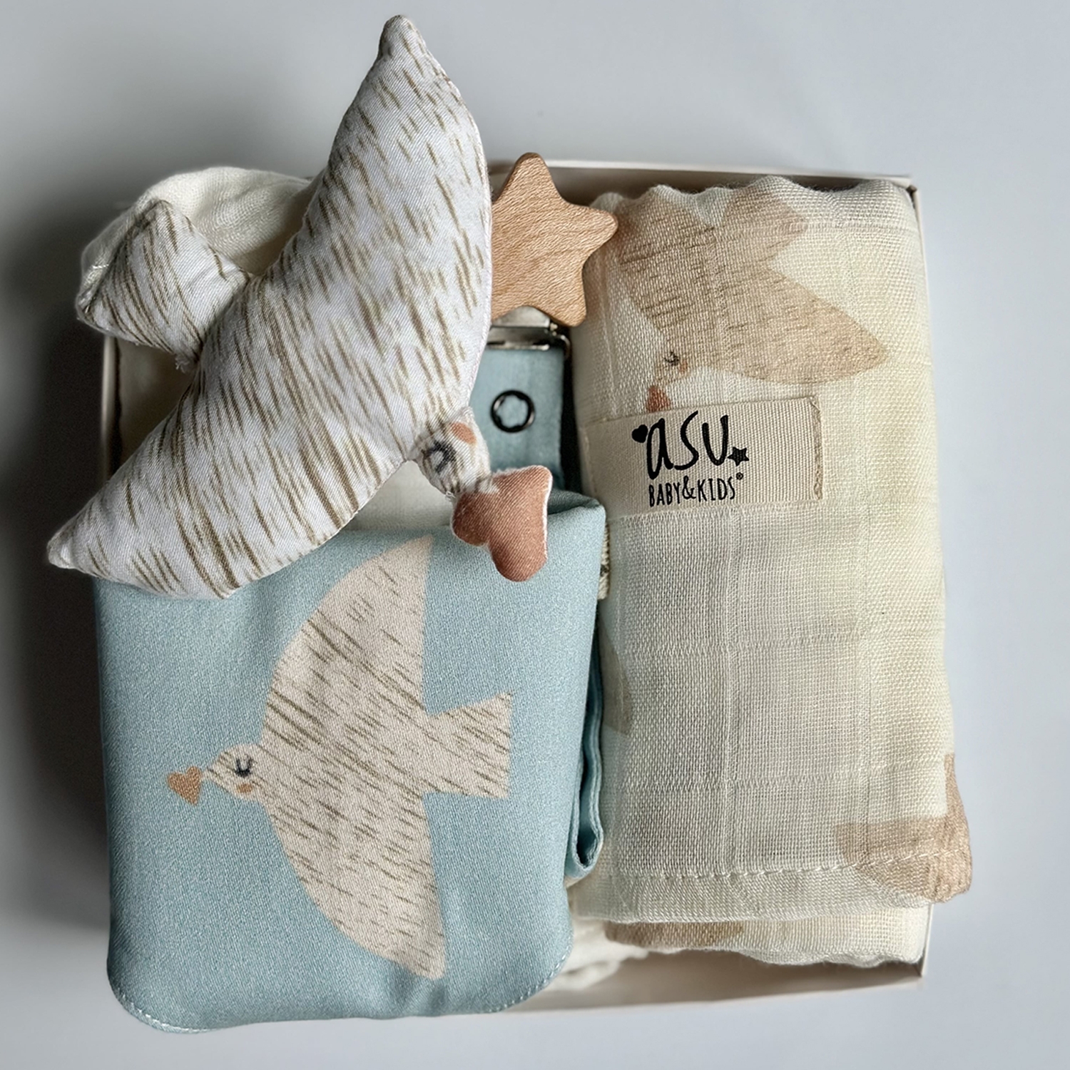 Freebird Organic Cotton Baby Kit Gift Set